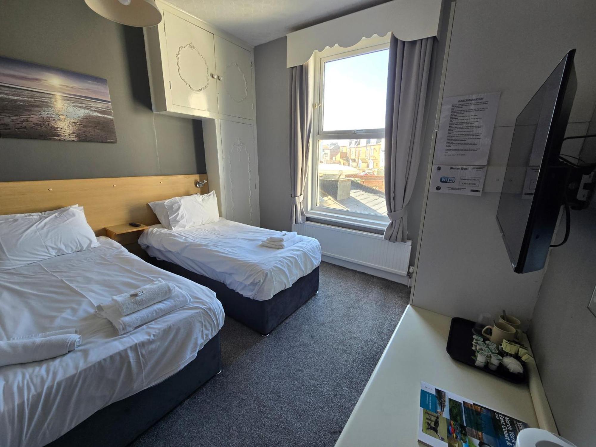 Hotel Boston 3*