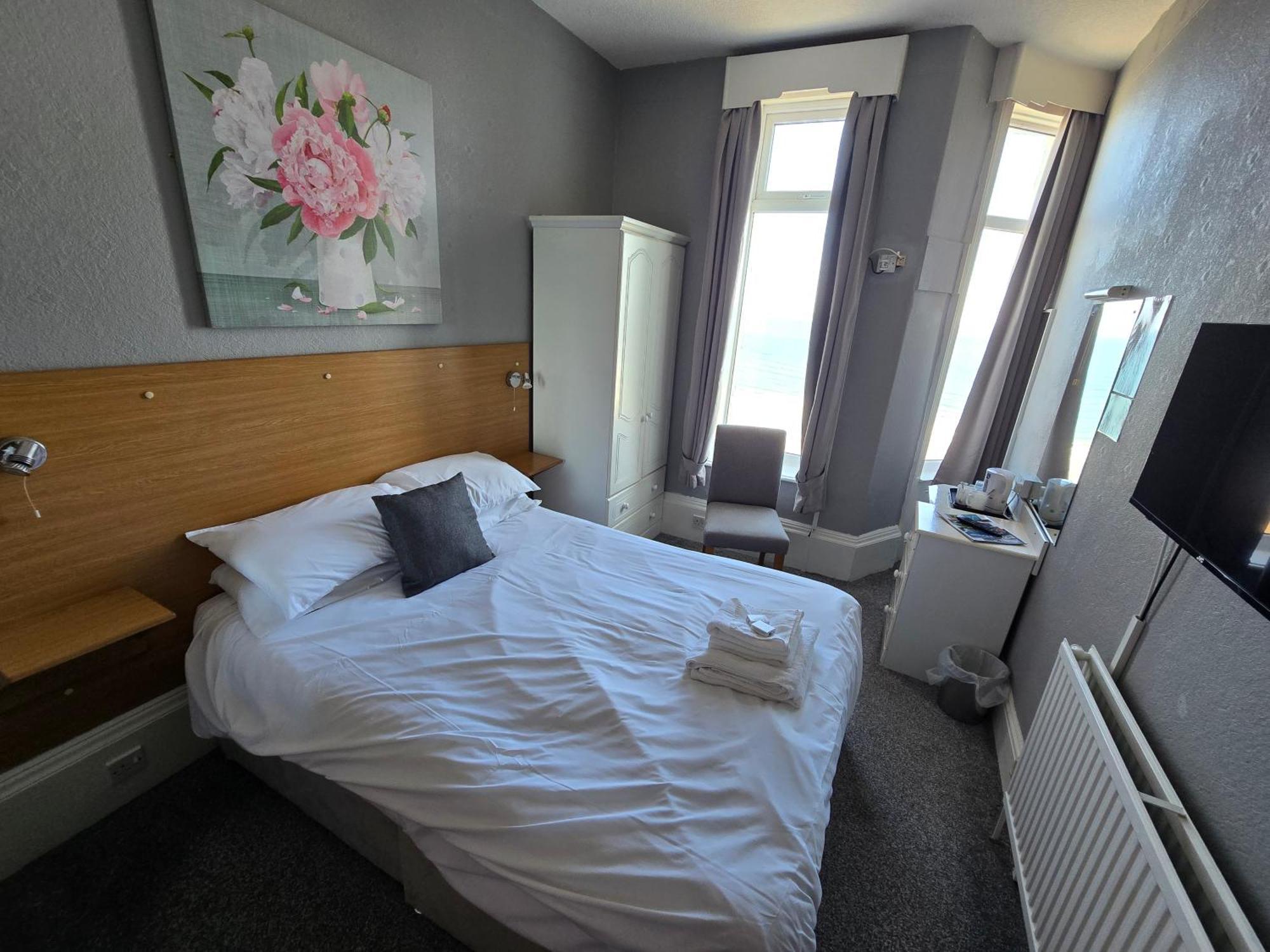 Boston Hotel 3*